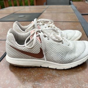 Womens Nike size 7